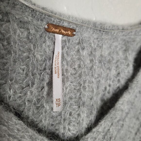 Free People Grey Womens Moonbeam Alpaca Sweater Size XS oversized cropped - Picture 4 of 8